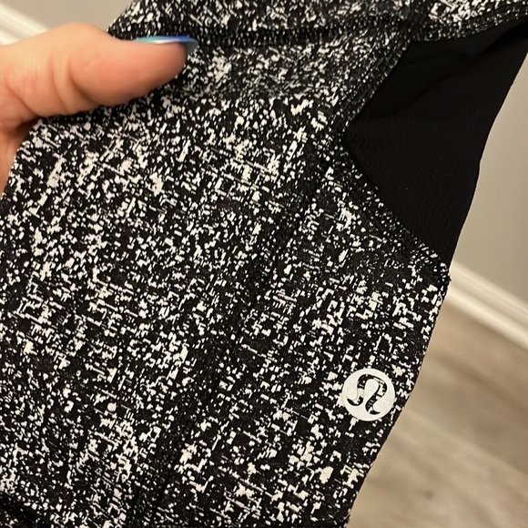 Lululemon Pace Rival Crop Pants Leggings Size 4 Jacquard Black White Pockets - Picture 4 of 8